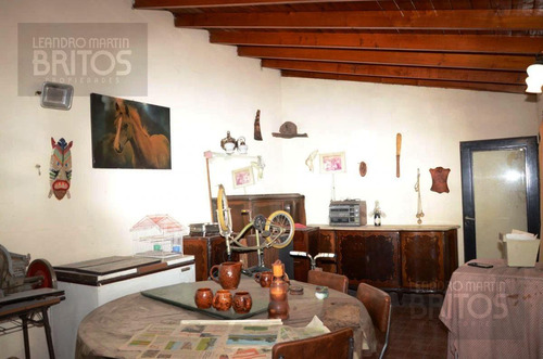 Venta De Imponente Y Solido Chalet En El Centro De Ramos Mejía!