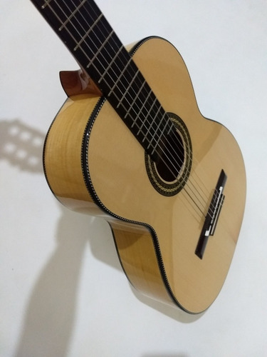 Imagem 3 de 10 de Violão Luthier Araújo 7 Cordas Marfim Alessandro Penezzi