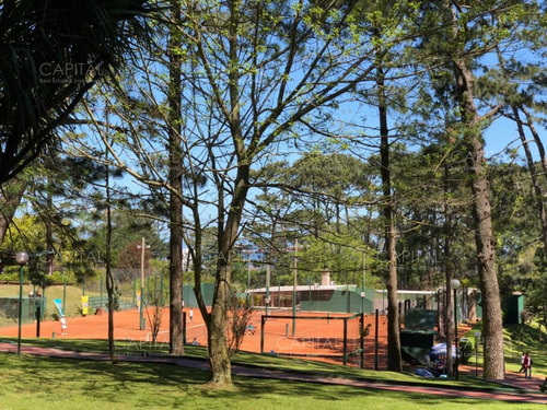 Apartamento De Un Dormitorio Con Vista Al Mar, Playa Mansa, Punta Del Este