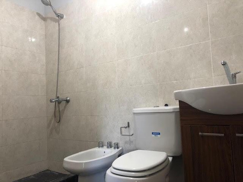 Imagen 9 de 10 de Casa En Ph De 3 Ambientes En Venta - Con Patio Y Cochera - San Antonio De Padua - Venta - Permuta