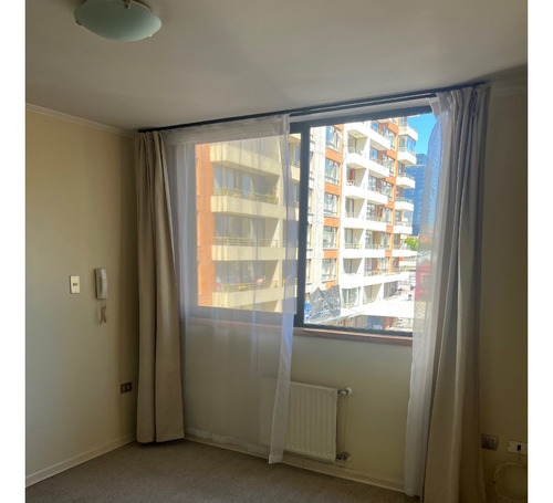 Vendo En Freire 1458, Excelente Depto 1 Dorm, Estac. Y Bodeg