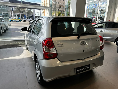 Toyota Etios 1.3 X 16V FLEX 4P MANUAL