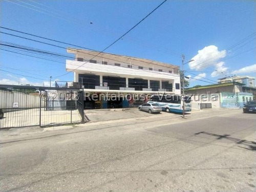 Raiza Suarez Vende Excelente Local Comercial, Cercano A La Zona Comercial Estratégica De Cabudare. Mobiliario De Calidad, Aire Acondicionado, Fachada De Vidrio   Cod    2    4     2     4     8     8