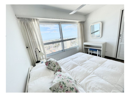 Imagen 15 de 26 de Apartamento De 4 Dormitorios Con Vista Al Puerto En Venta!!