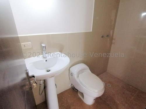 Imagen 20 de 30 de Apartamentos En Venta En Av. Rotaria Barquisimeto , Lara 22-8096 Romer Gonzalez Asesor Inmobiliario Renta House