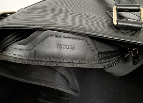 Bolsa Louis Vuitton Sac Plat Epi - Preta - Original Preto (Usado)