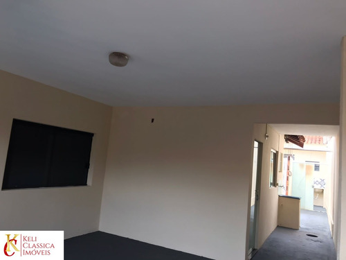 Imagem 3 de 19 de Casa Disponível Para Venda: Possui Dois Quartos, Um Banheiro, Sala, Cozinha E Garagem. A Edícula Possui Um Quarto, Um Banheiro, Cozinha E Quintal. - Ca00355 - 70750500