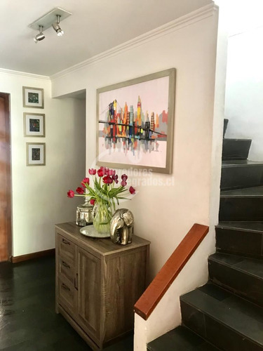 Casa En Venta De 5 Dorm. En Lo Barnechea