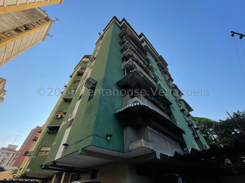 Apartamento Tipo Penthouse En Venta Ub La Esperanza Maracay Con Terraza Y Pozo De Agua Negociable Kg