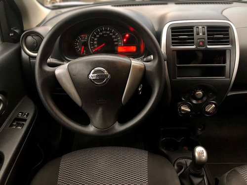 Imagem 7 de 7 de Nissan March 1.0 12v S (flex)