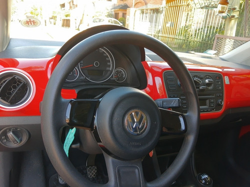 Volkswagen Up! 2015 1.0 High Up! 75cv 3 P