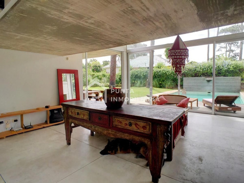 Imagen 6 de 30 de Venta Casa 4 Dormitorios Con Piscina En Parada 7, Playa Mansa +alquiler Temporal - Punta Del Este Mansa