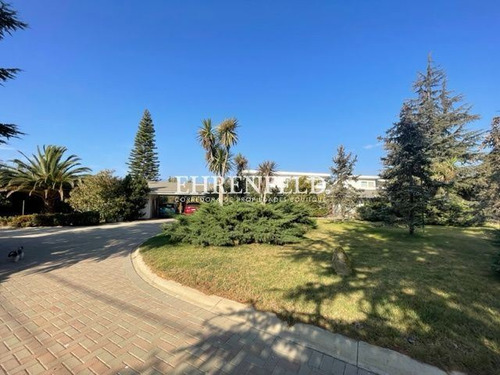 Camino Huinganal. Casa Tipo Parcela En Condominio Cerrado.