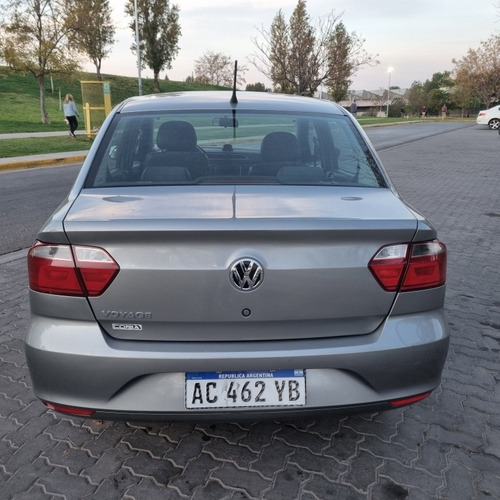 Imagen 5 de 11 de Volkswagen Voyage 2018 Trenline Gnc 5ta Nuevo Permuto