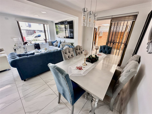 Casa En Venta De 3 Dorm. En Macul