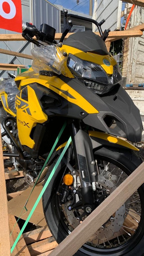 Imagen 3 de 12 de Benelli Trk 502 X En Sbk Motos
