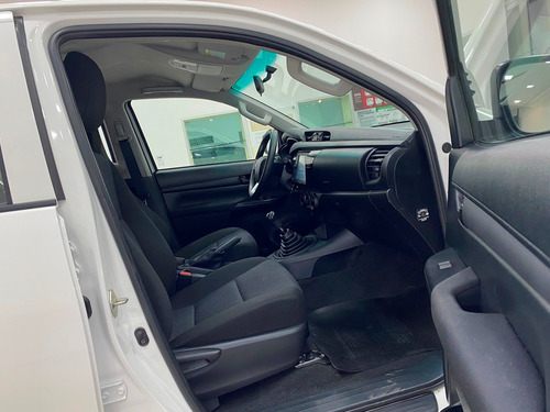 Toyota Hilux 2.7 Cabina Doble Sr Mt