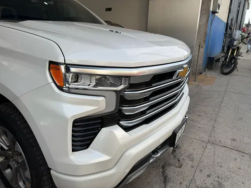 Chevrolet Cheyenne 6.2 High Country 4X4 At