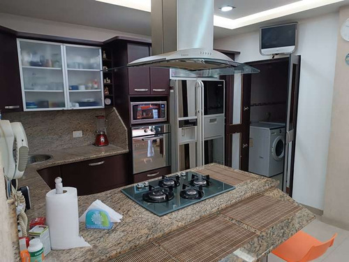 Townhouse Moderno En Residencia Monte Plata, Trigal Norte, Valencia. Minerva K