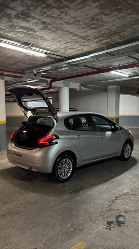 Peugeot 208 1.6 Allure Tiptronic