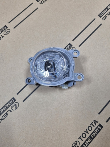 Faro Antiniebla Led Toyota Hilux Dubai 2021-2023 Original