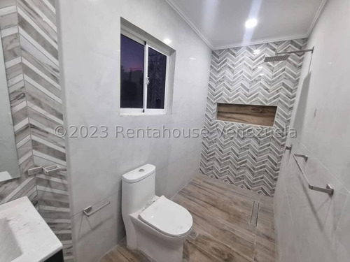 Casa En Venta Extraordinaria Villa A Estrenar Mp Con Hermosa Cocina Concepto Abierto, Pisos De Marmol, Decoración En Escayolad, Iluminacion Led. Colinas De Guataparo Valencia 24-33107