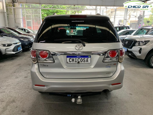 Toyota Hilux SW4 3.0 SRV 4X4 7 LUGARES 16V TURBO INTERCOOLER DIESEL 4P AUTOMÁTICO