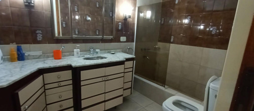 Imagen 2 de 11 de Casa Ph Interna 3 Amb Con Coch Fondo Con Pileta
