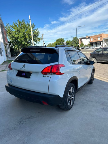 Peugeot 2008 1.6 Feline
