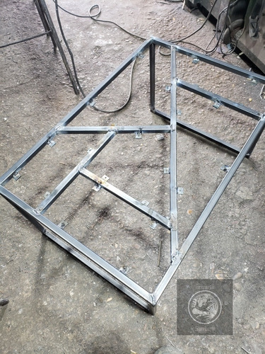 Imagen 5 de 7 de Mesa Ratona De Hierro Y Madera