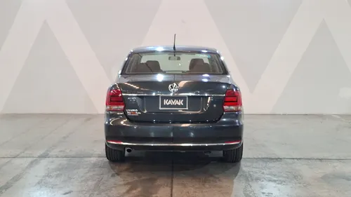 Volkswagen Vento 1.6 HIGHLINE AUTO