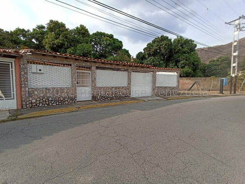 Se Vende Cómoda Casa En Urb. Villa Paraiso, Turmero (jbra)