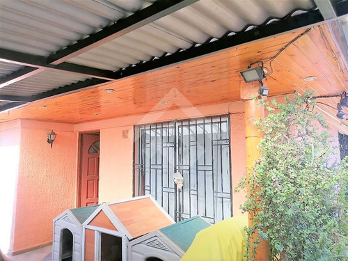 Casa En Venta De 5 Dorm. En La Florida