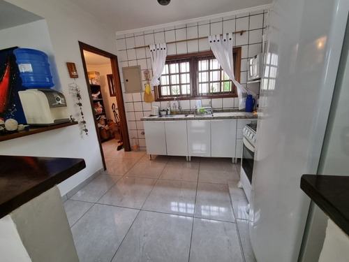 Imagem 15 de 21 de Sobrado Médio Padrão, Com Amplo Terreno, Perto Do Mar; - 126