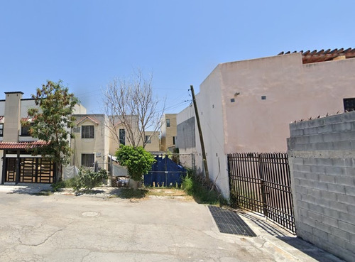 Casa En Apodaca, Nuevo Leon, Fraccionamiento Los 3 Nogales. Oportunidad De Remate