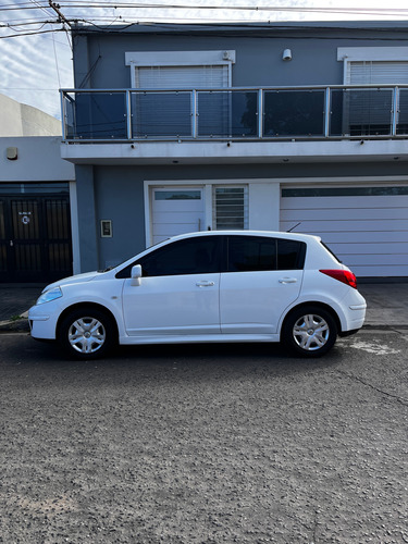 Nissan Tiida 1.8 Visia 5 p