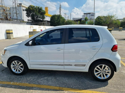 Imagem 3 de 8 de Volkswagen Fox 2018 1.6 Connect Total Flex 5p