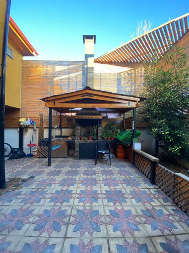 Hermosa Y Amplia Casa En Curico (105887)