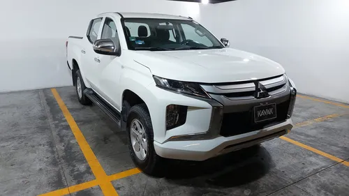 Mitsubishi L200 2.4 GLX GASOLINA