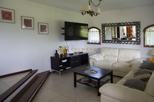 Casa Ubicada En Zona De Paz Y Tranquilidad.- Ref: 4528