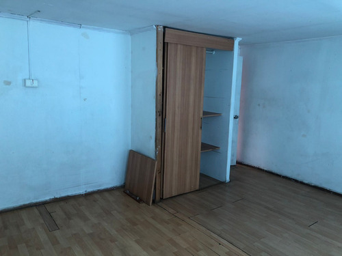 Excelente Casa De Dos Pisos En Comuna De La Cisterna!!!