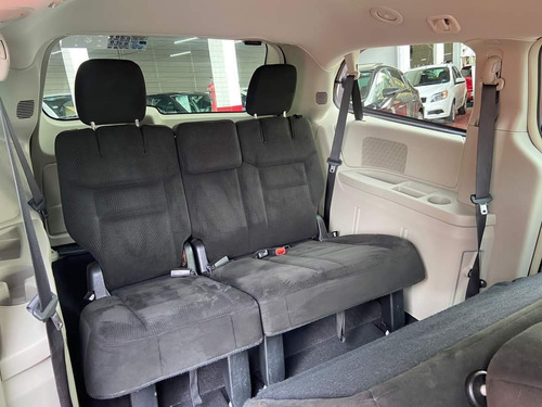 Imagen 7 de 9 de Chrysler Town & Country 3.6 Li At