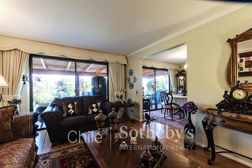 Casa En Venta De 5 Dorm. En Lo Barnechea
