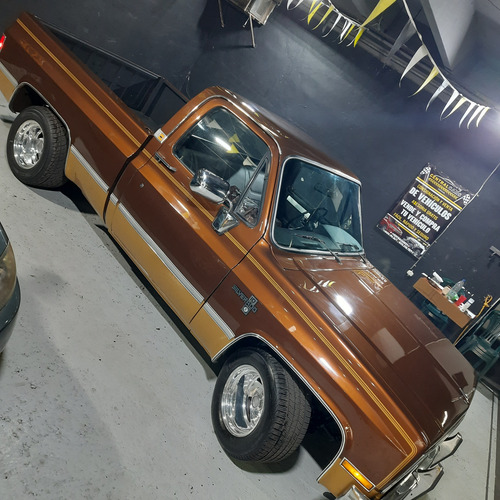 Chevrolet Silverado 83