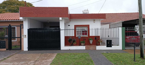 Casa  En Venta En Berazategui, G.b.a. Zona Sur, Argentina