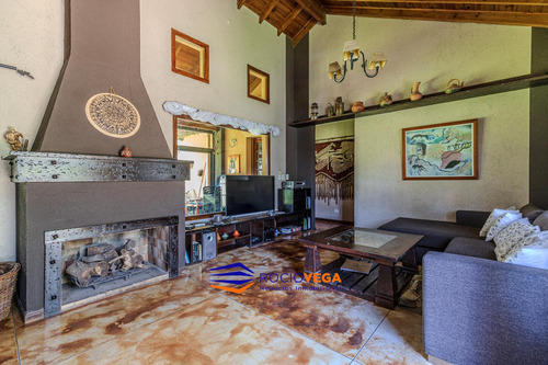 Casa A La Venta En Campos De Álvarez