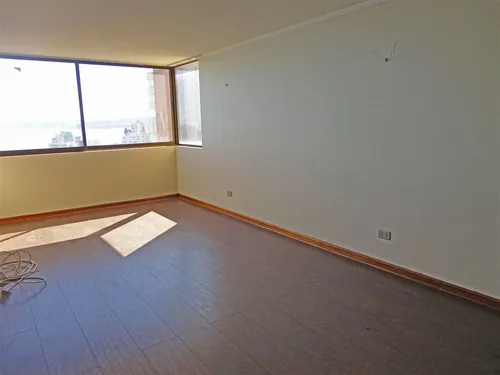 Departamento En Venta De 4 Dorm. En Viña Del Mar