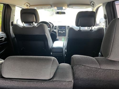 Jeep Grand Cherokee Laredo V6 4x2 At