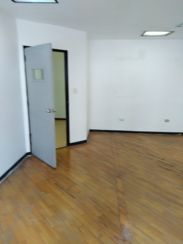 Imagen 12 de 29 de Alquilo Oficinas En Los Palos Grandes