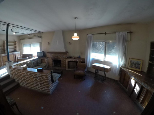 Imagen 26 de 30 de Venta Casa En Esquina Const. Sobre 2 Lotes Amplio Fondo Libre - Llavallol